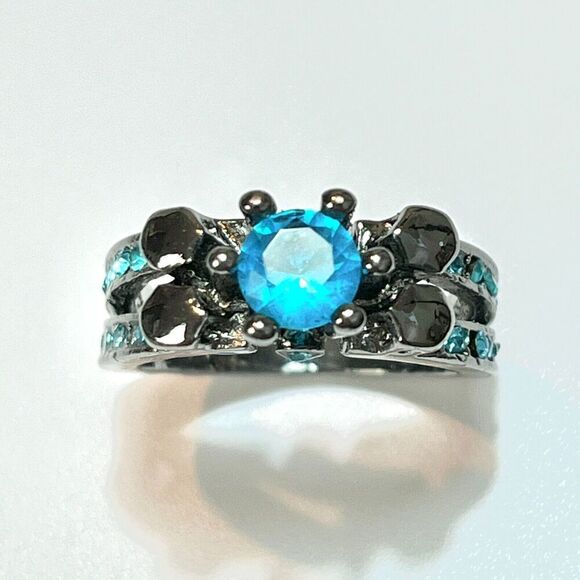 Blue Rhinestone Ring Size 6.75 Gunmetal Gray Plated Goth Gothic Studded - Picture 4 of 15